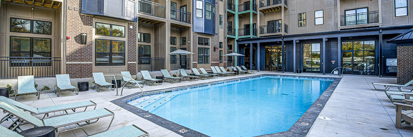 /corporate/images/eastbankpool1.jpg